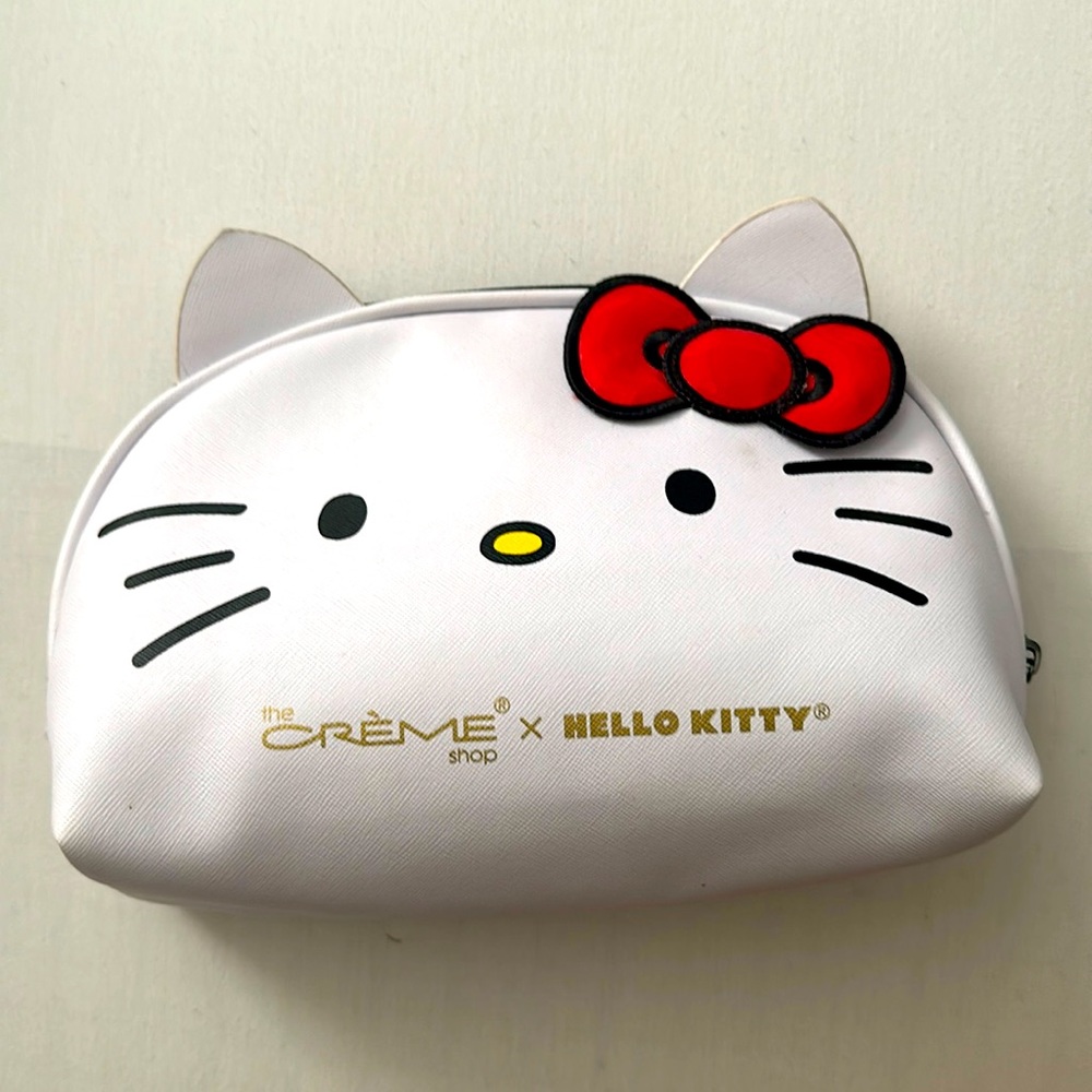 Hello Kitty makeup bag